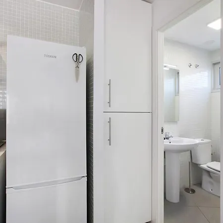 Martinez Duplex Apartment *